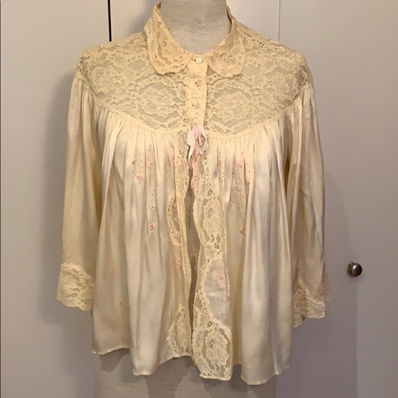 Vintage Silk and Lace Liseuse - Picture 1 of 6